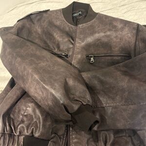 Lioness / Princess Polly Leather bomber jacket